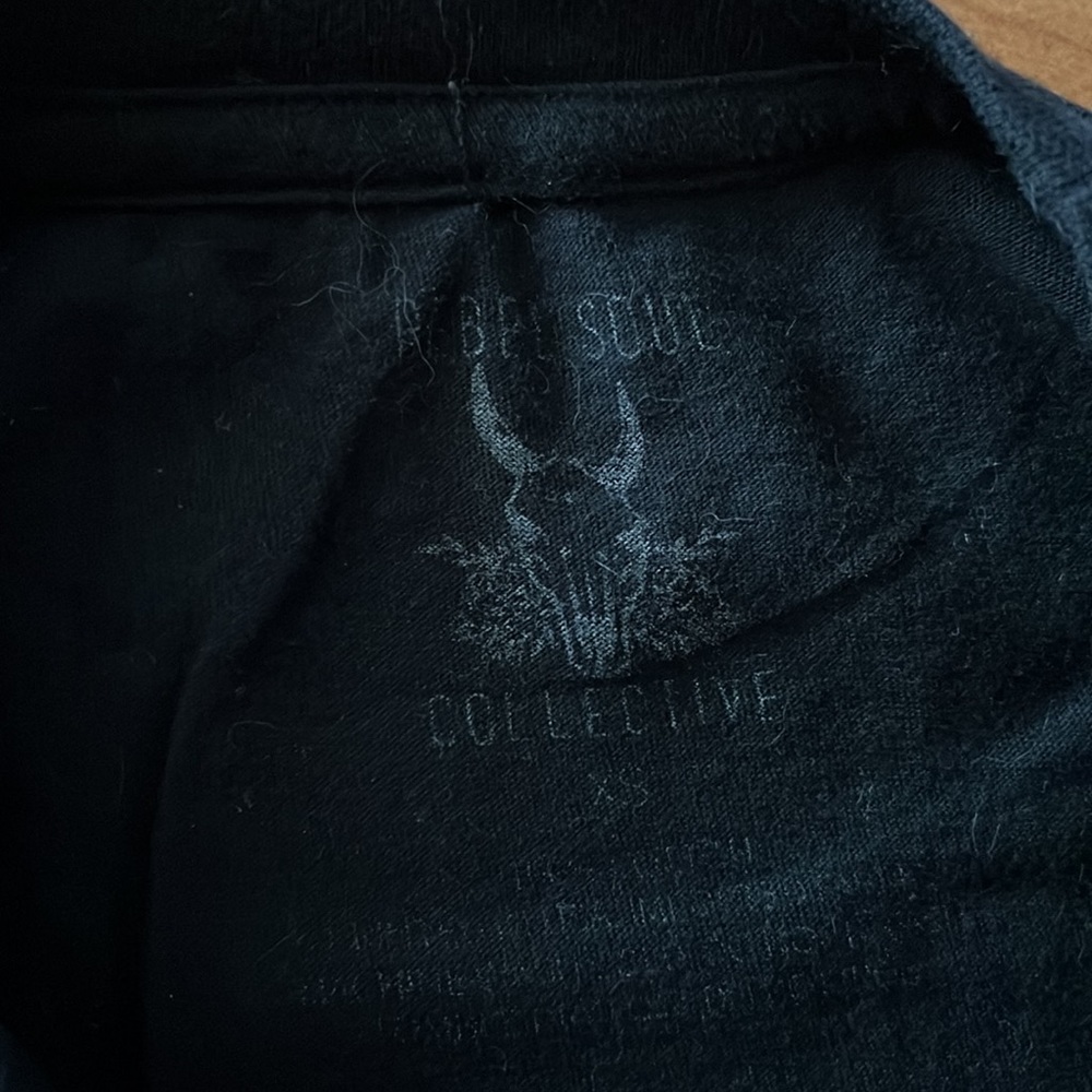 Strong Women T-Shirt - Picture 3 of 3